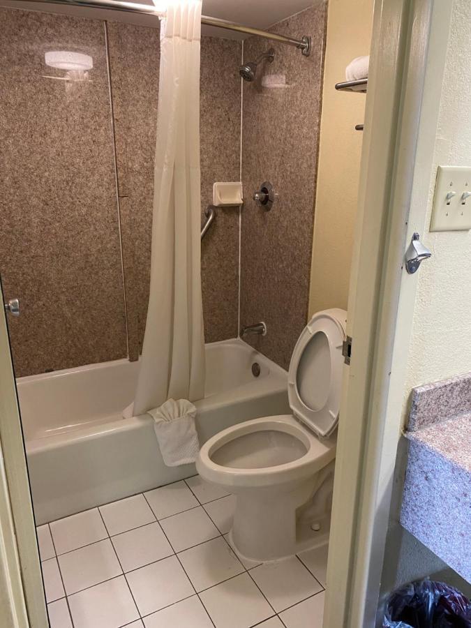 Quality Inn Elizabeth City Near University Exterior photo