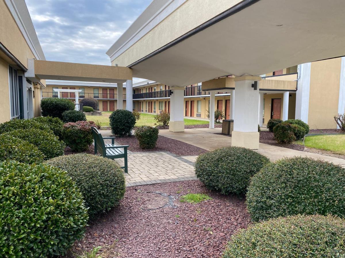 Quality Inn Elizabeth City Near University Exterior photo