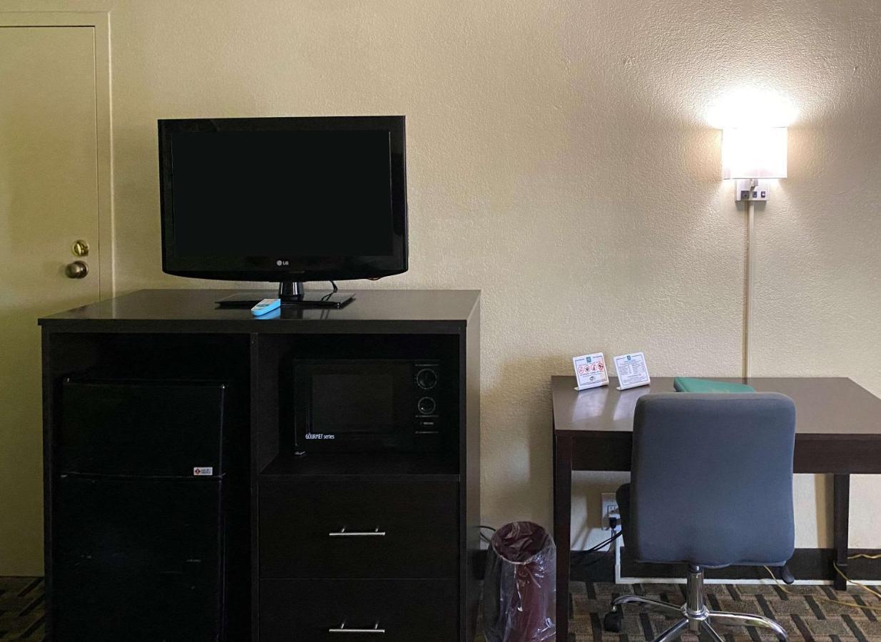 Quality Inn Elizabeth City Near University Exterior photo